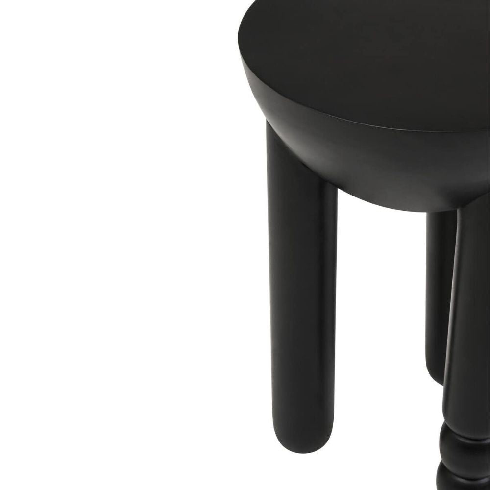 Black side table zoom in view